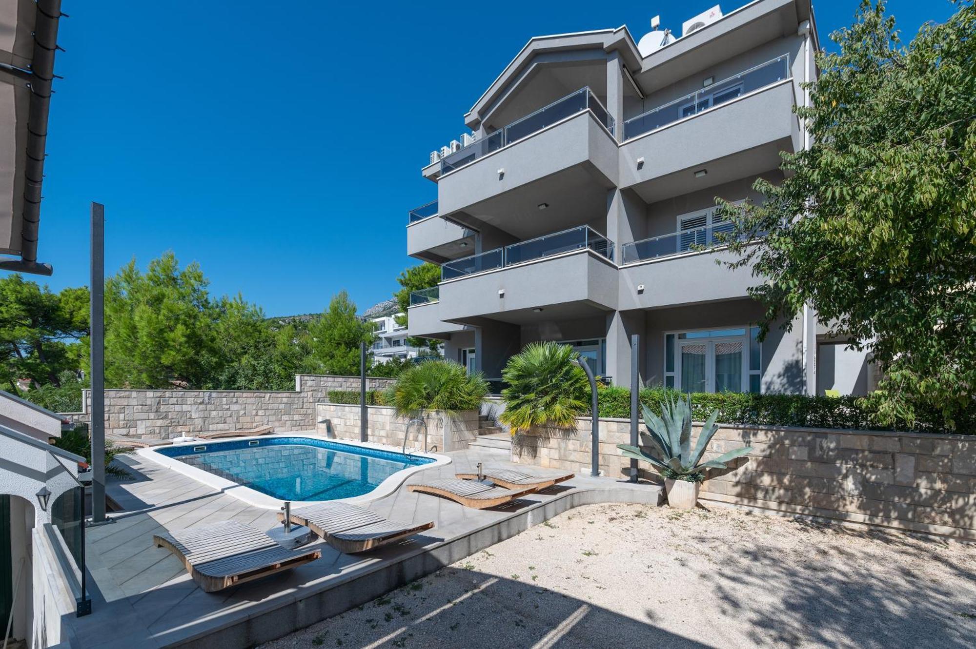 Villa Em Makarska Exteriör bild