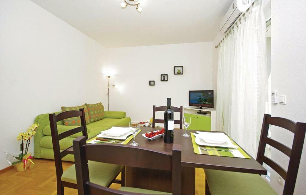 Villa Em Makarska Exteriör bild