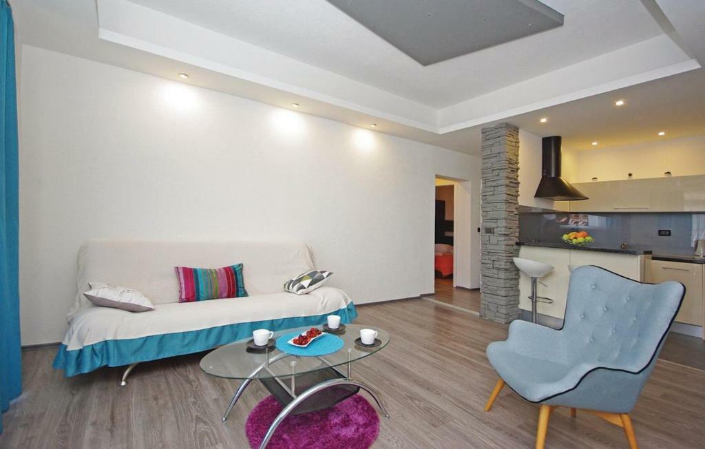 Villa Em Makarska Exteriör bild