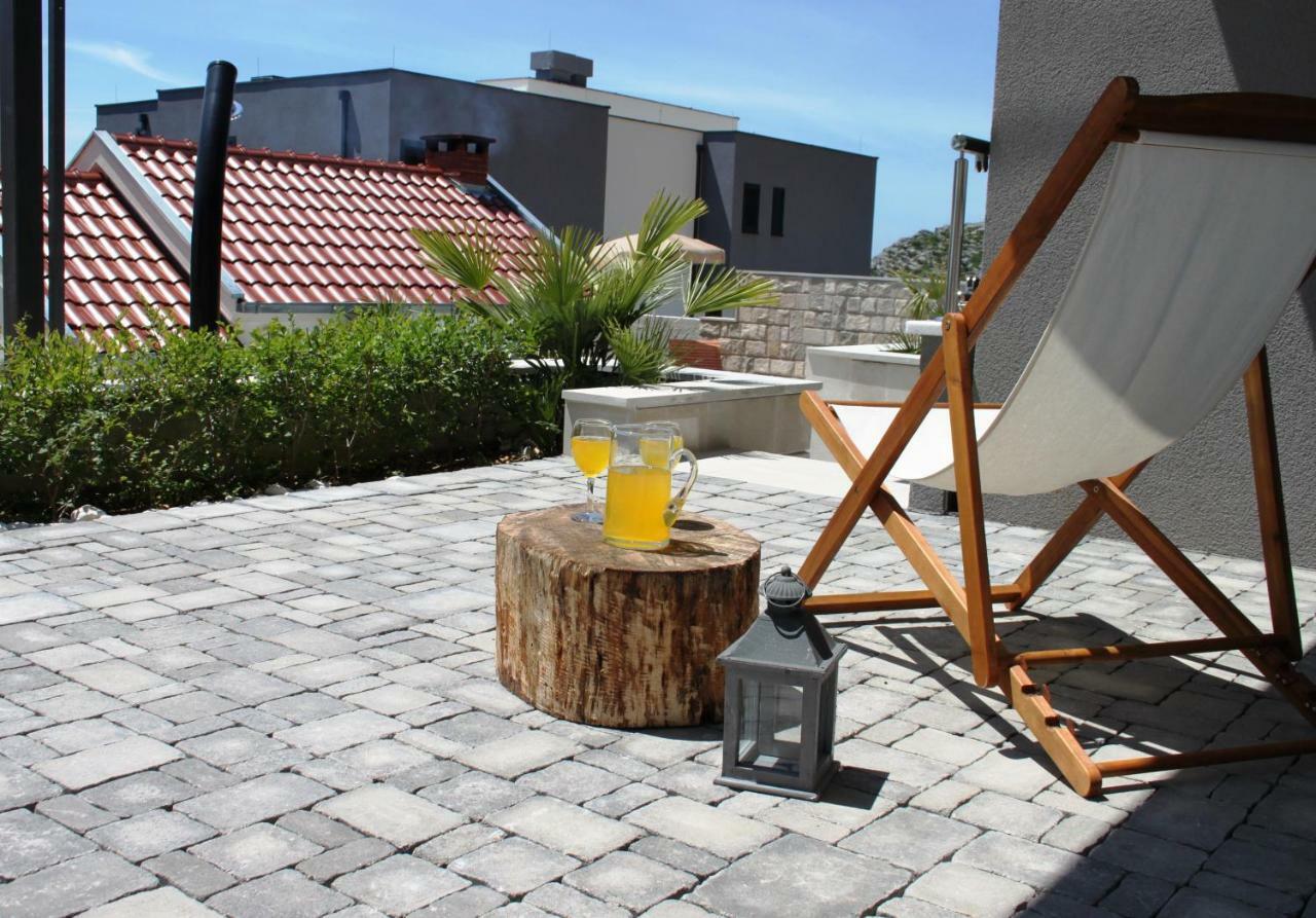 Villa Em Makarska Exteriör bild